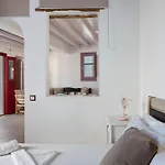 Nicolas House 2 * Pera Rachidi